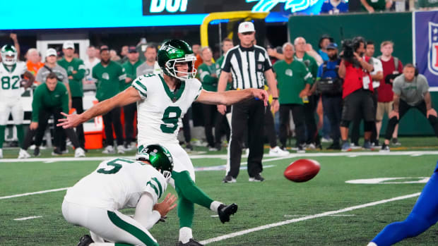 Jets' kicker Greg Zuerlein connects on the go-ahead field goal vs. the Bills
